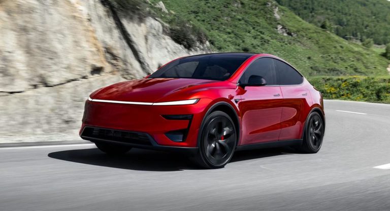 Tesla Model Y Standard 2.jpg
