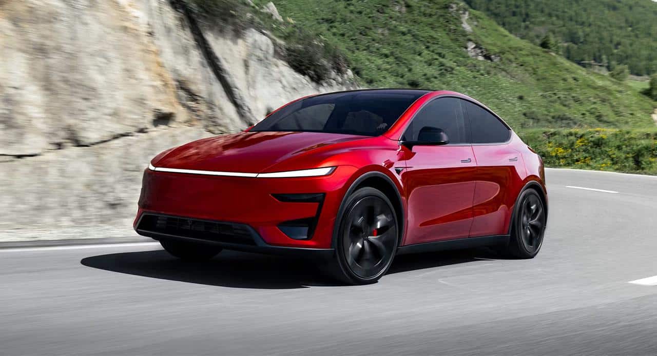 Tesla Model Y low cost arriva in Italia: può accedere agli incentivi? 1 Tesla Model Y Standard 2.jpg