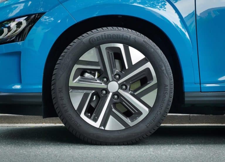 Cosa succede se non usi mai l’auto: i danni invisibili dopo mesi di fermo 2 Continental PP AllSeasonContact A 2 e1763055248225.jpg