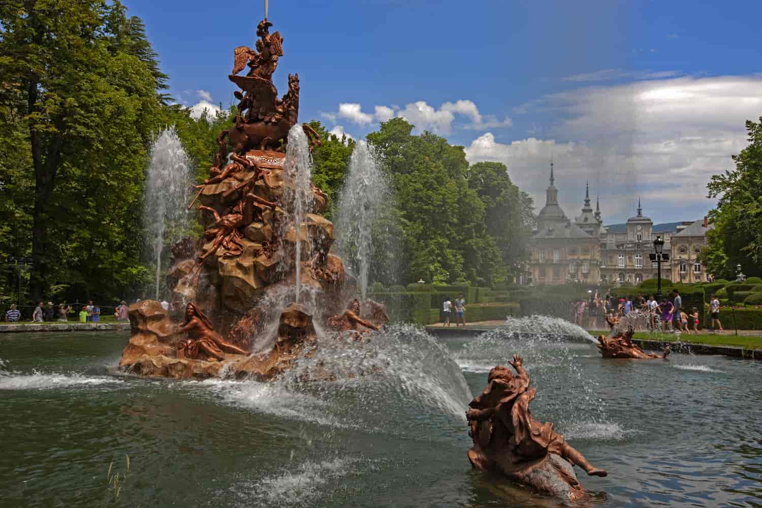 Castilla y León: ti porto alla scoperta del cuore della Spagna medievale 1 Palacio Real La Granja de San Ildefonso Segovia.jpg