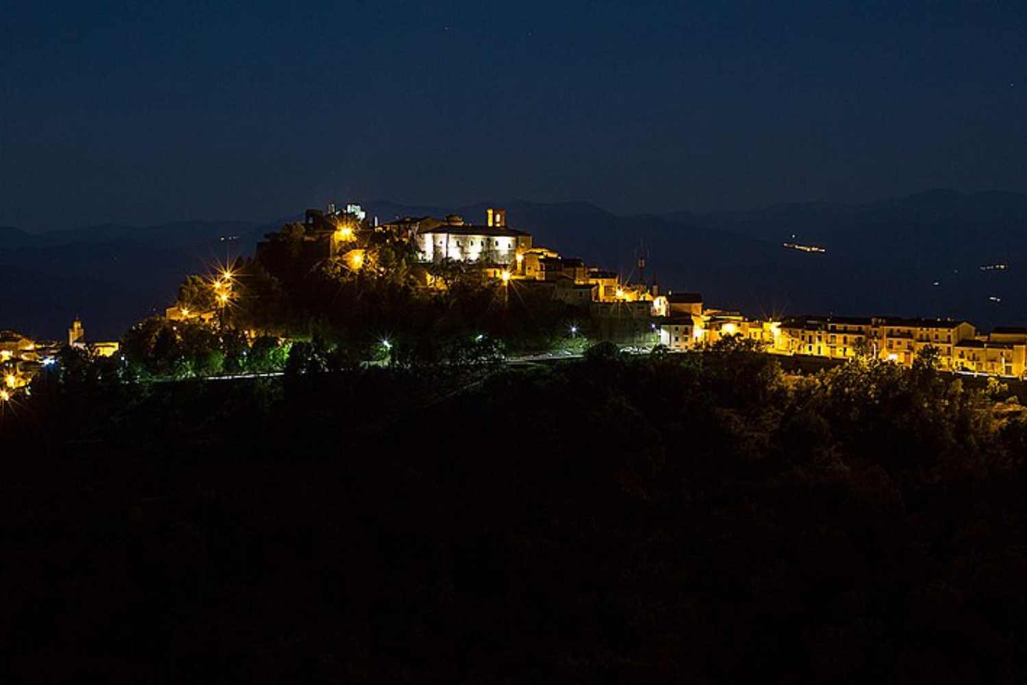 Il borgo italiano che nessuno osa nominare: la vera storia di Colobraro, il ‘Voldemort’ della Basilicata 1 colobraro 2.jpg