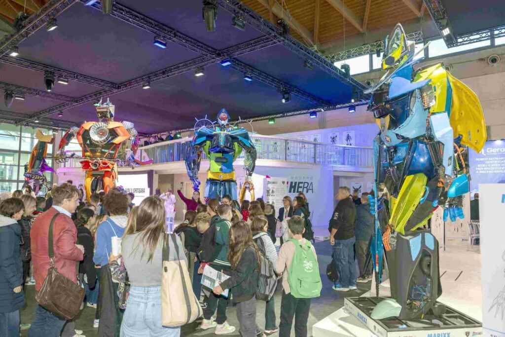 Lamborghini e Gruppo Hera rinnovano l’alleanza per l’economia circolare 2 stand hera ecomondo 2025