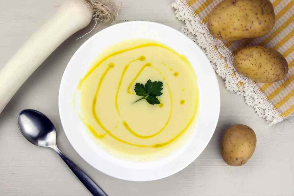 Hai 20 minuti? Ecco la vellutata di porri e patate che sta conquistando chi cerca piatti sani e senza lattosio 2 vellutata di porri