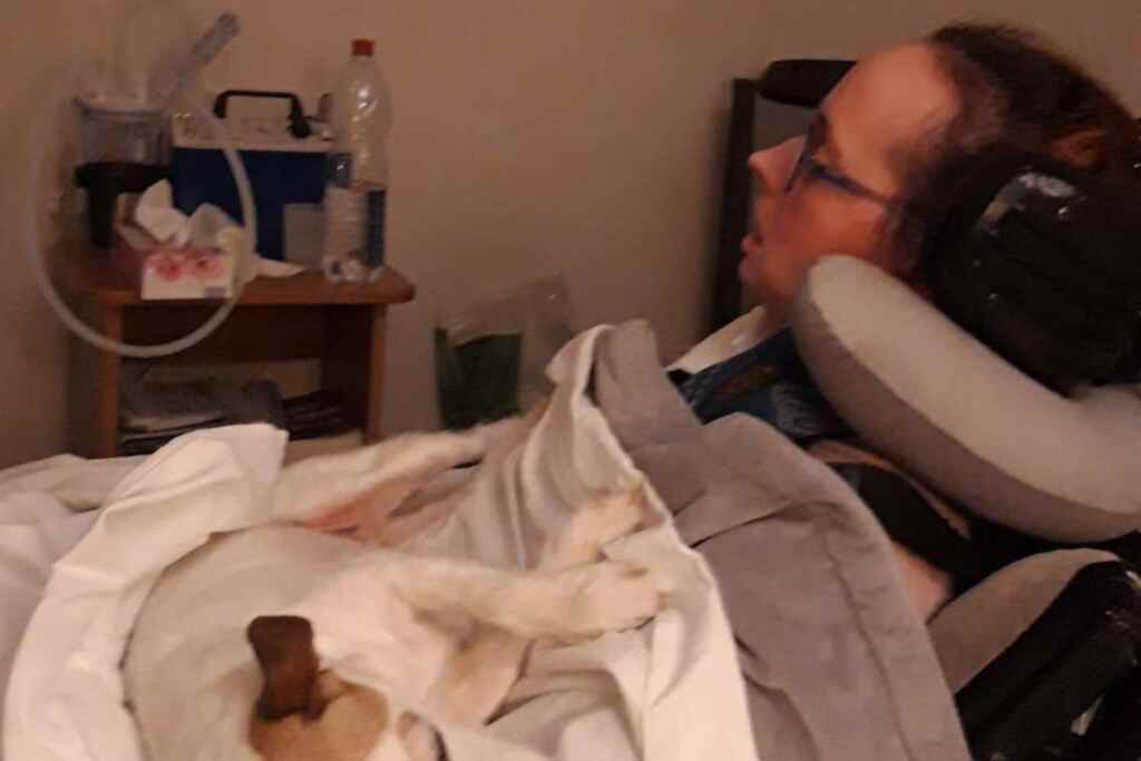 La storia della donna che scrive con gli occhi: Daniela Gazzano premiata da Mattarella con il titolo di Ufficiale al Merito 2 Daniela Gazzano