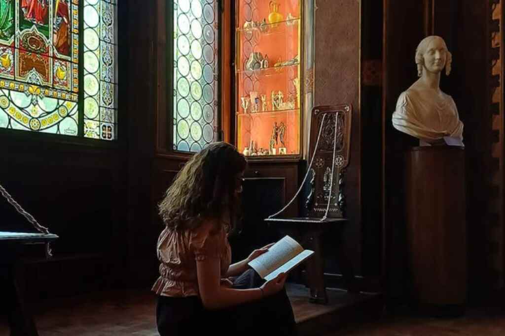 Il Silent Book Party conquista Milano: in questo museo si legge fra le opere d’arte (rigorosamente senza smartphone) 2 Silent book party