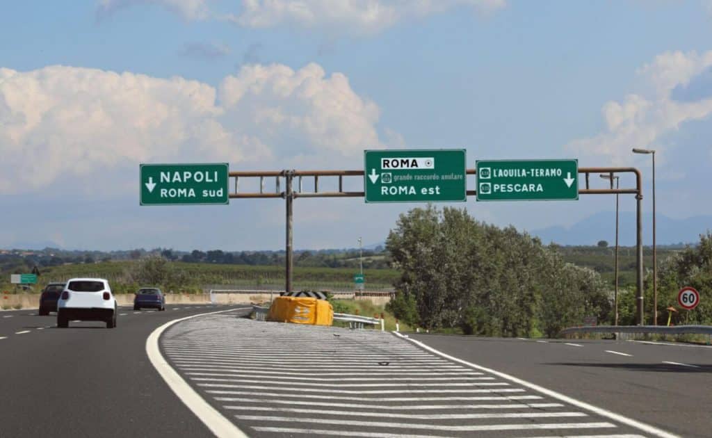 Uscita casello scaled e1739296489141.jpg
