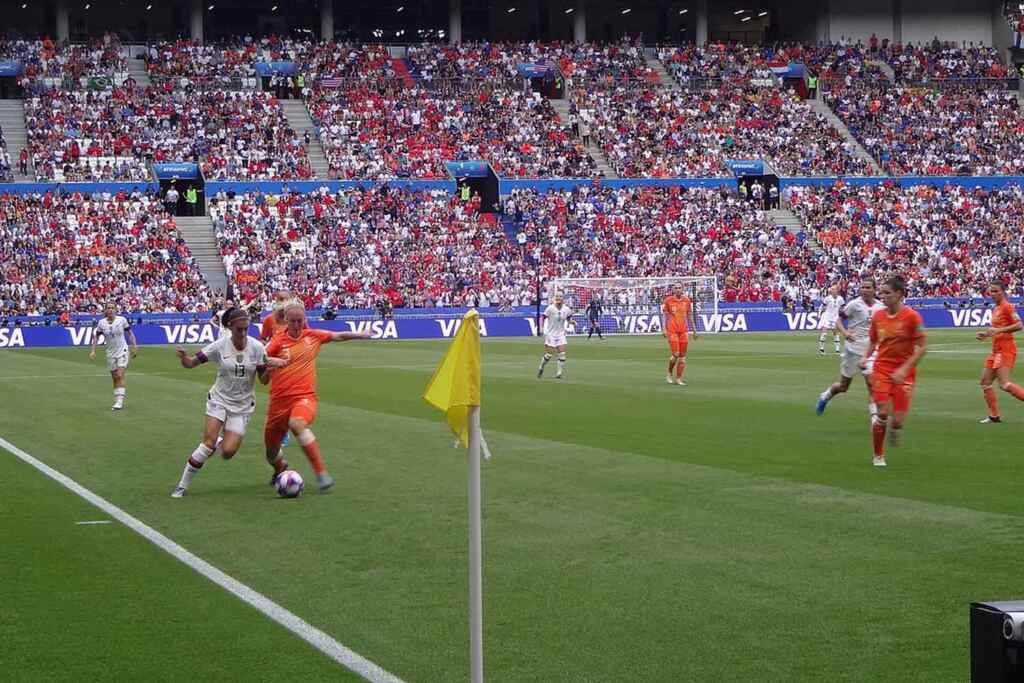 Infortuni durante il ciclo mestruale: perché farsi male mentre si ha il ciclo è molto più pericoloso 2 calcio femminile