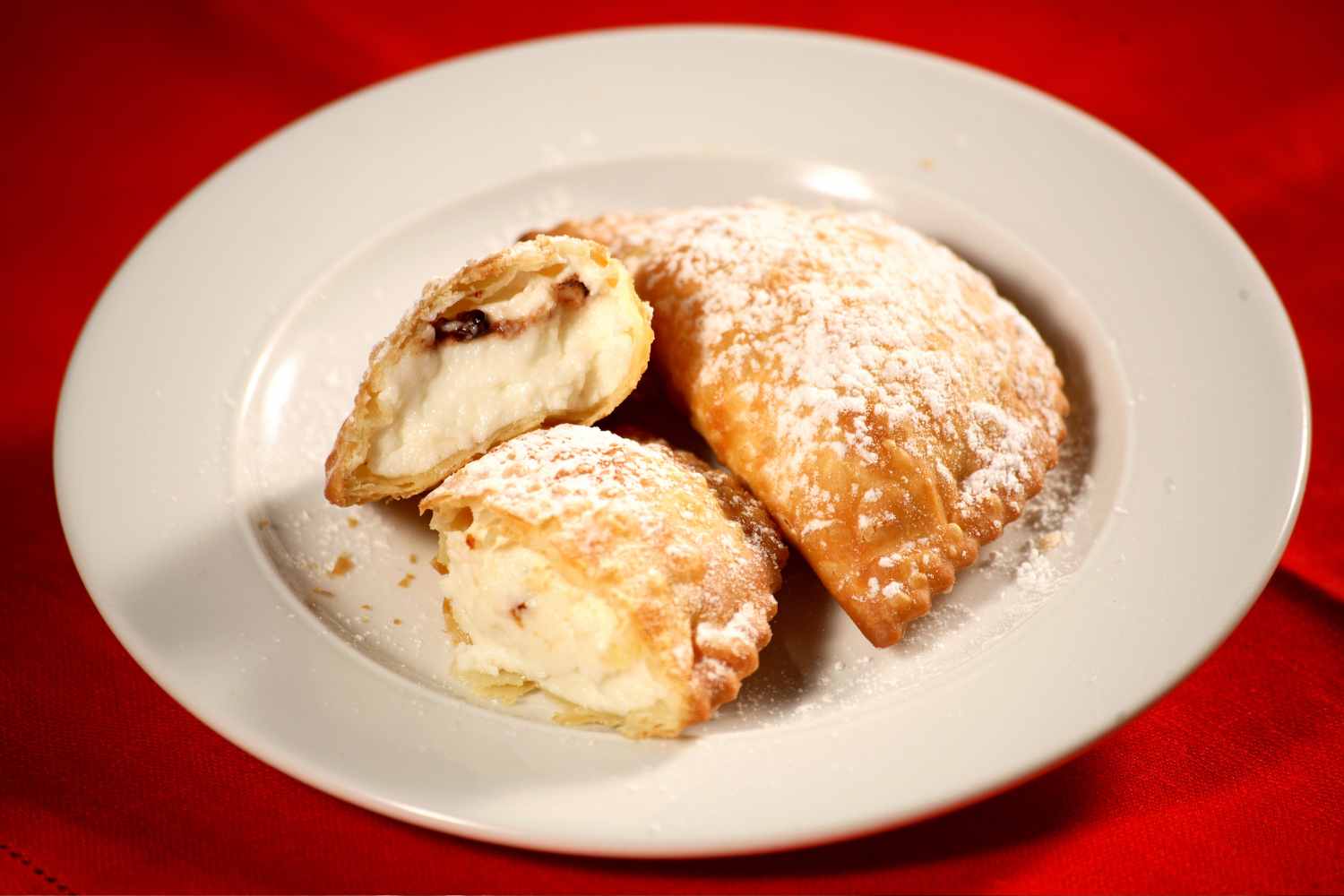 Non solo mostaccioli: questi sono i migliori dolci natalizi della Calabria, li hai assaggiati tutti? 3 cassatelle calabresi