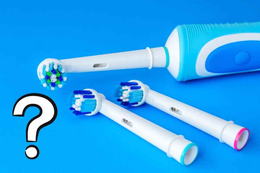 Da Philips a Oral-B, quali spazzolini elettrici sono i migliori? Spoiler: non quelli dei marchi più famosi 2 spazzolini da denti elettrici