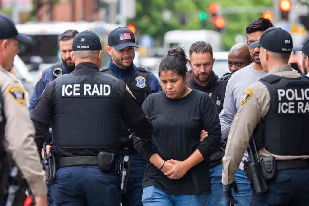 ICE, da agenzia federale a forza paramilitare: come è nato l’incubo americano (che minaccia anche i nostri giornalisti) 2 ICE stati uniti