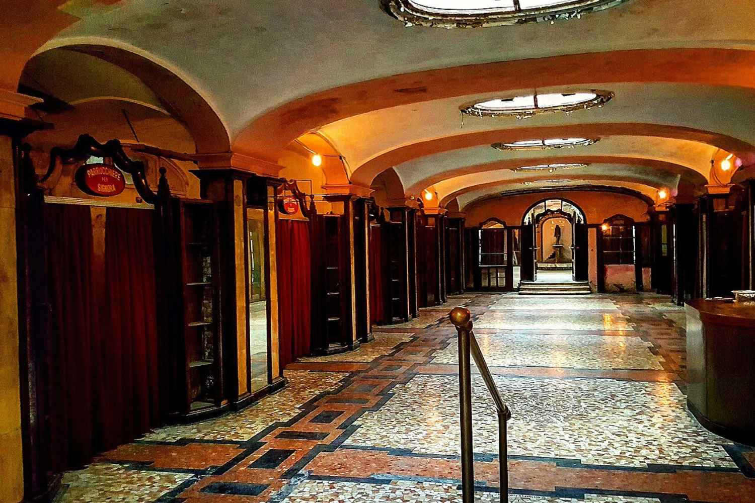 Le terme segrete di Milano esistono davvero: nel sottosuolo di Piazza Oberdan c’è un capolavoro Liberty abbandonato 3 albero diurno venezia