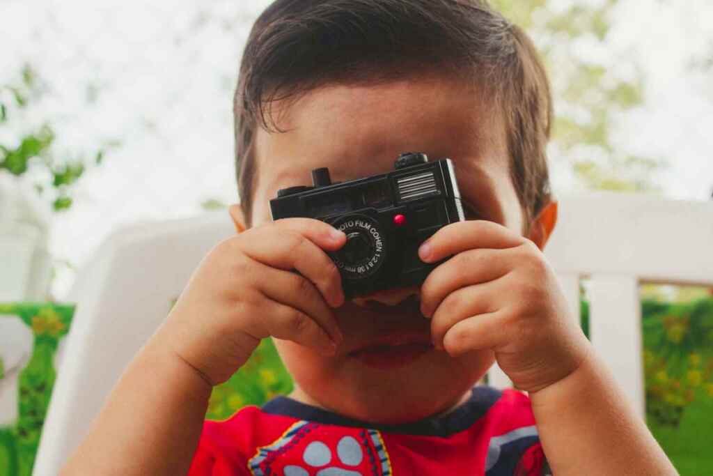 Gli scienziati hanno scoperto perché non ricordiamo i primi anni di vita (e perché forse è un bene) 2 bambino e ricordi