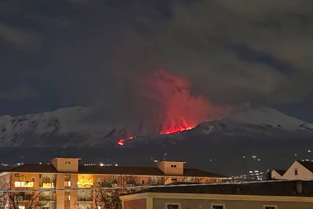 etna eruzione valle bove.jpg