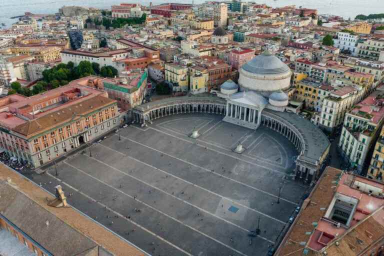 napoli 1 768x512.jpg