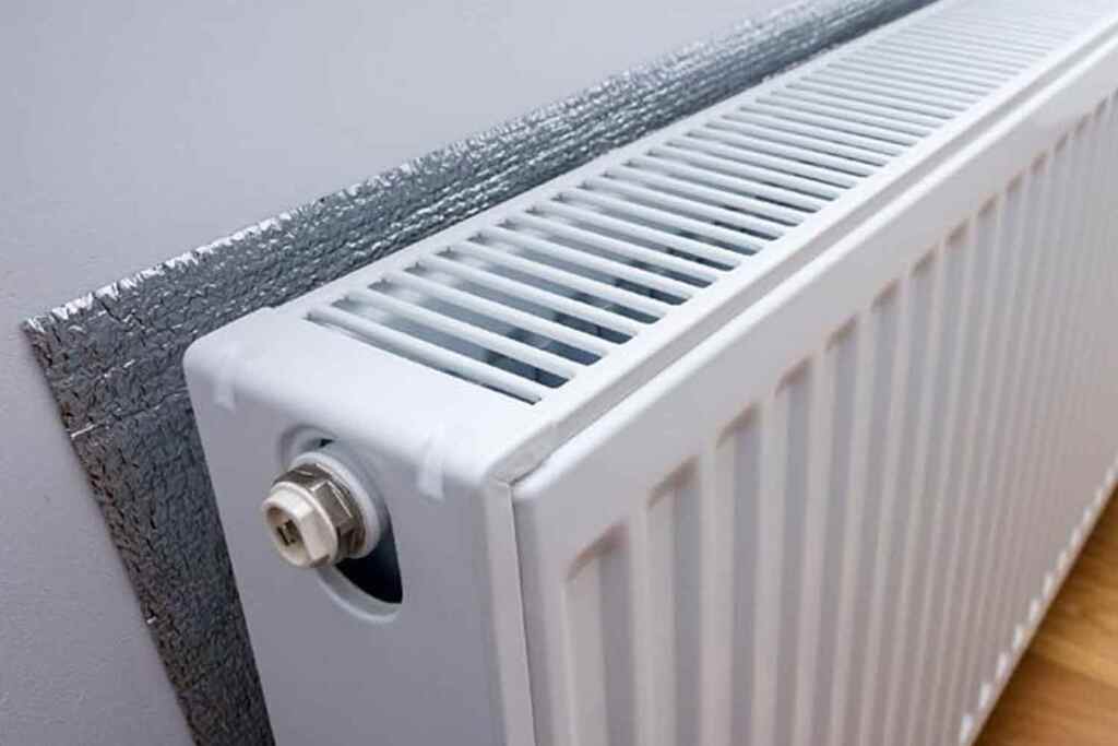 pannello termoriflettente termosifone