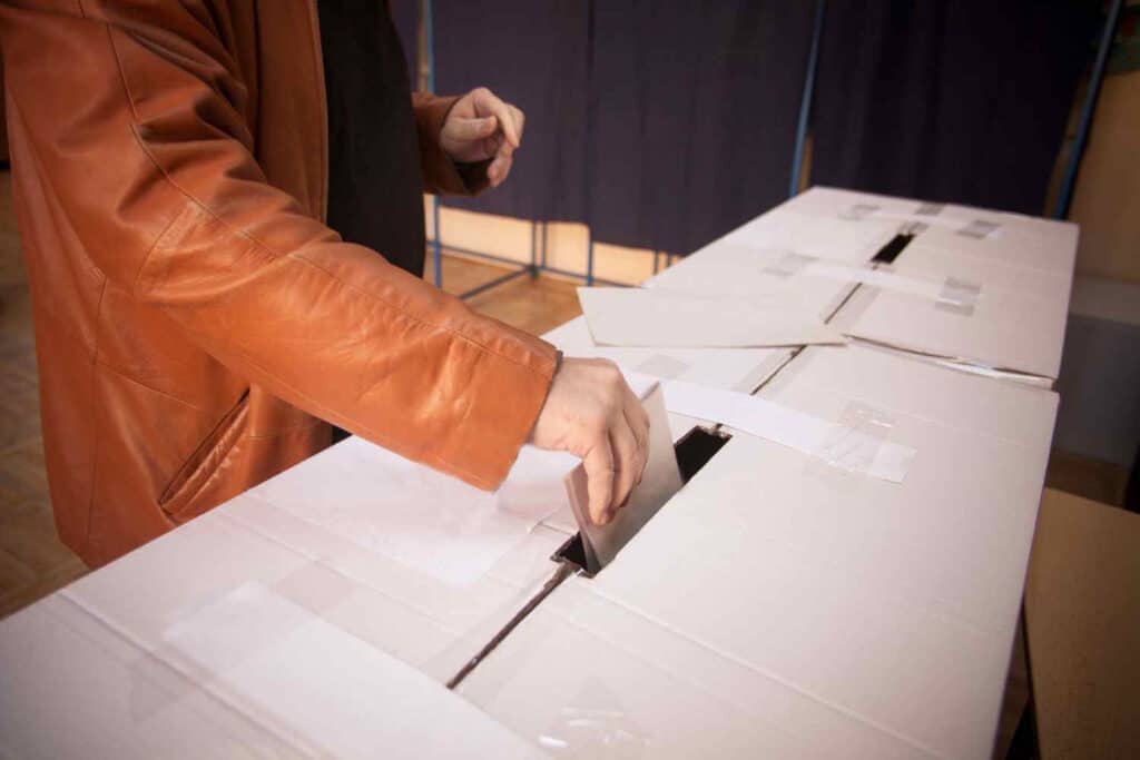 votare ref.jpg
