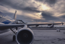 Usa – Schianto sulla pista a New York: aereo contro camion dei pompieri, due morti