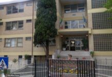 Giallo all’Eur: donna trovata morta in pigiama al liceo Vivona