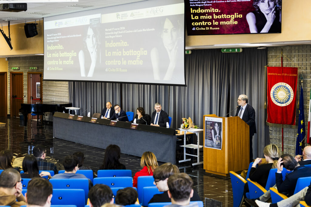 Sviluppo solo se c'è giustizia: il progetto del Consorzio Industriale del Lazio fa tappa a Cassino 2 Presentazione libro 6