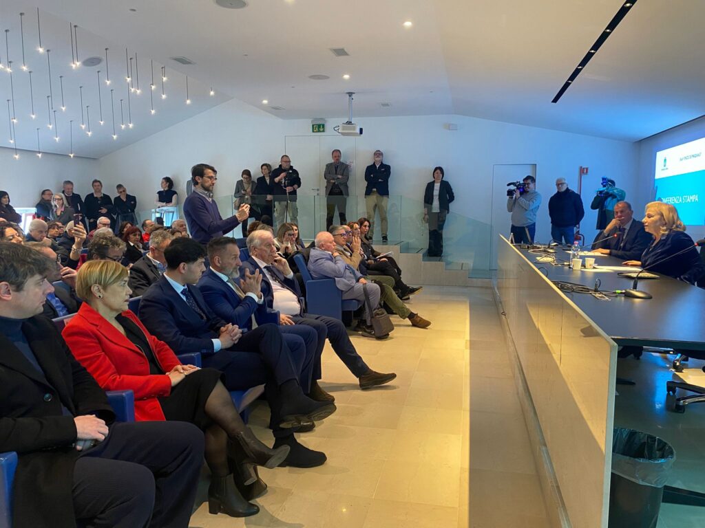 Latina - Rimpasto in Giunta, il sindaco ha presentato i nuovi assessori e un cambio di delega: ecco chi entra e chi esce 2 WhatsApp Image 2026 03 27 at 13.21.28 3