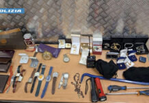 Bologna – Fuga spericolata in autostrada dopo un furto: arrestati due cileni, l’auto era piena di attrezzi da scasso