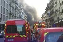 Parigi, paura all’Hotel Bristol: maxi-incendio a due passi dall’Eliseo