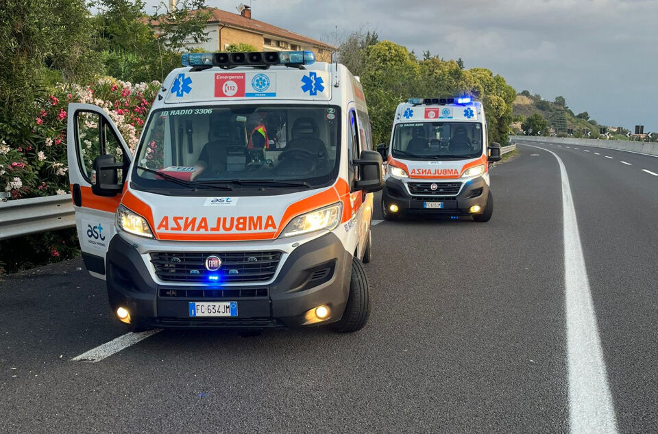 ambulanze incidente pontina aprilia autostrada