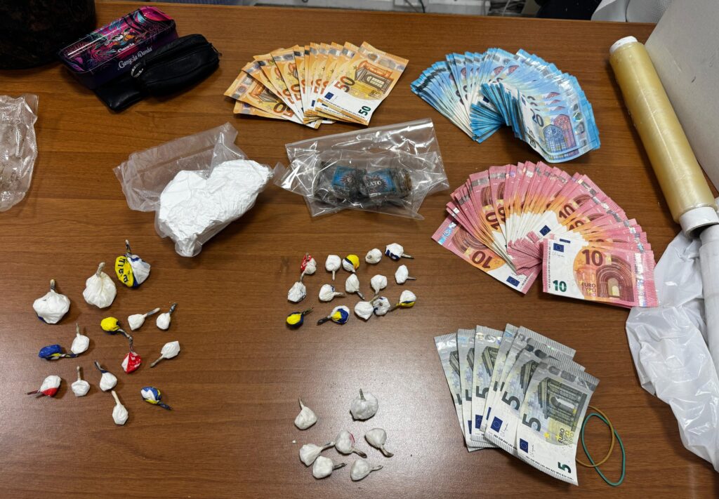 Frosinone - La droga viaggia in... Smart: tre arresti, in casa trovata una vera centrale di spaccio 1 FOTO1 1