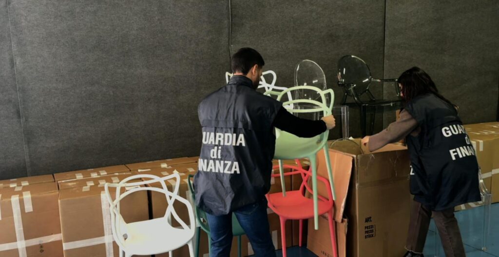 Mobili di design falsi e pericolosi: maxi blitz della Finanza, Ciociaria fra gli snodi centrali 1 IMG 6138 1024x529 1