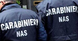 nas latina alimenti scaduti carabinieri anziani