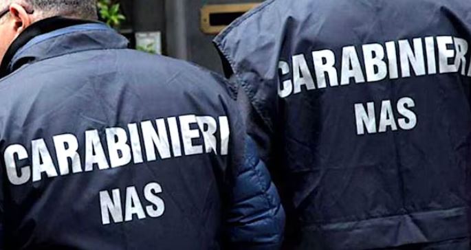 nas latina alimenti scaduti carabinieri anziani