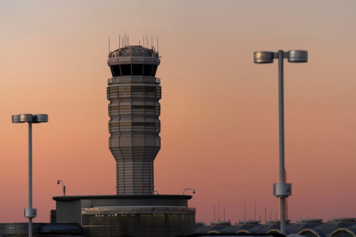 Plane_Avoids_Collision_28243