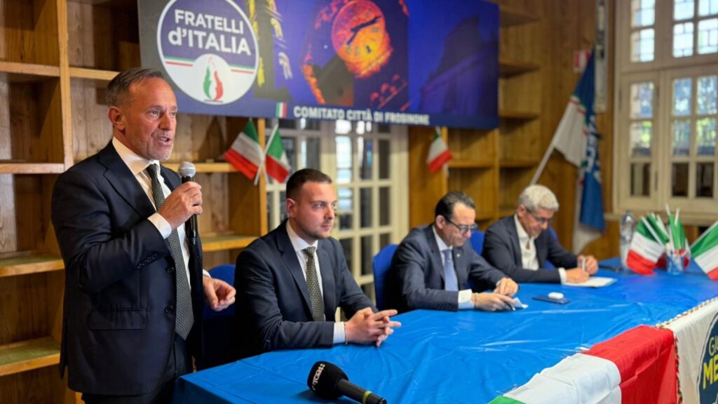 Frosinone - Il sindaco di Isola Liri Quadrini entra in FdI. E Trancassini lancia la sfida per Provincia e Comune 2 WhatsApp Image 2026 04 21 at 13.22.55 2