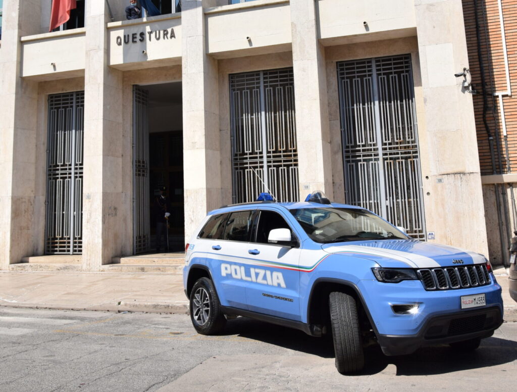 questura latina polizia