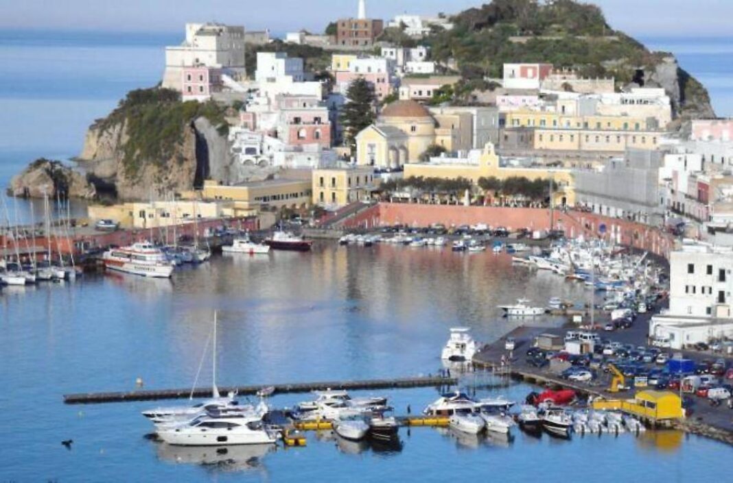 ponza latina formai pitbull aggressione