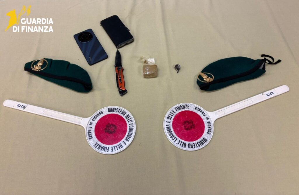 Formia - Affiliato a clan camorristico spacciava nella movida: trovato con hashish e coltello, arrestato 1 20052026 085643 IMG 20260519 WA0017