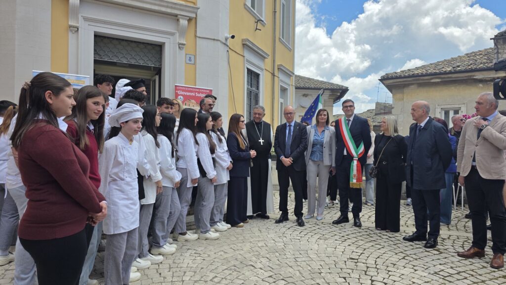 Veroli ha accolto il ministro Valditara. Chiaro il messaggio: "La Scuola è il vero ascensore sociale" 1 20260519 121538