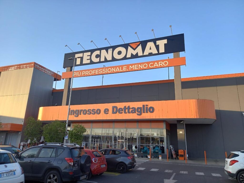 aprilia tecnomat furto ladri