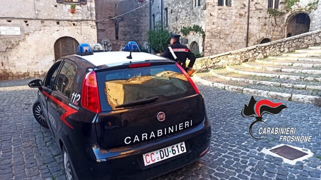 Anagni carabinieri stalking violenza