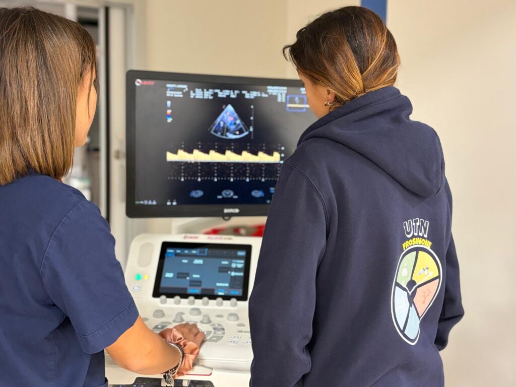 Frosinone - Malattie neurogenerative: due giovani neurologhe dello 'Spaziani' premiate per uno studio sull'Alzheimer 1 Le dr.sse Bagnato e Di Donna al lavoro presso lUTN di Frosinone