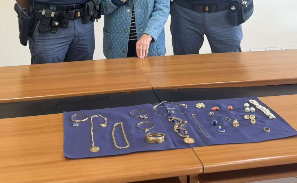 cassino truffa anziani oro refurtiva polizia