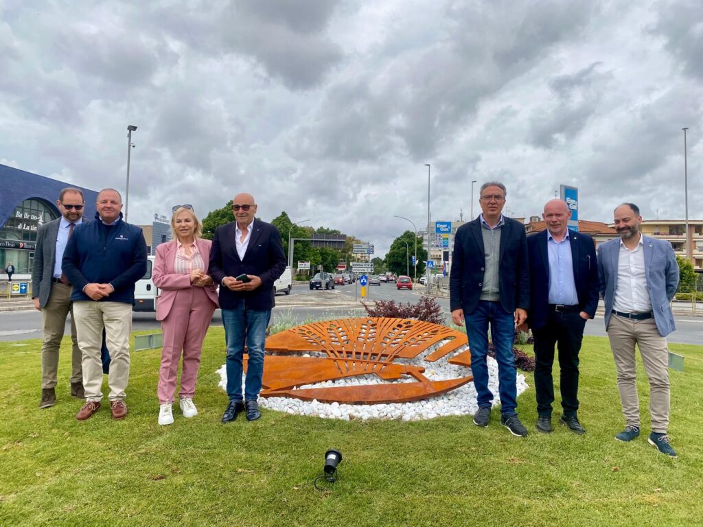 Confagricoltura Latina compie 70 anni: sulla torta la riqualificazione della rotatoria di via Don Torello 1 Rotatoria Confagricoltura 2 1