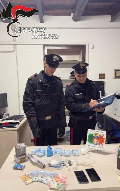 Frusinate - Spacciava anche dai 'domiciliari': in casa aveva una base di smercio con 2 kg di droga, giovane arrestato 1 SGURGOLA 1