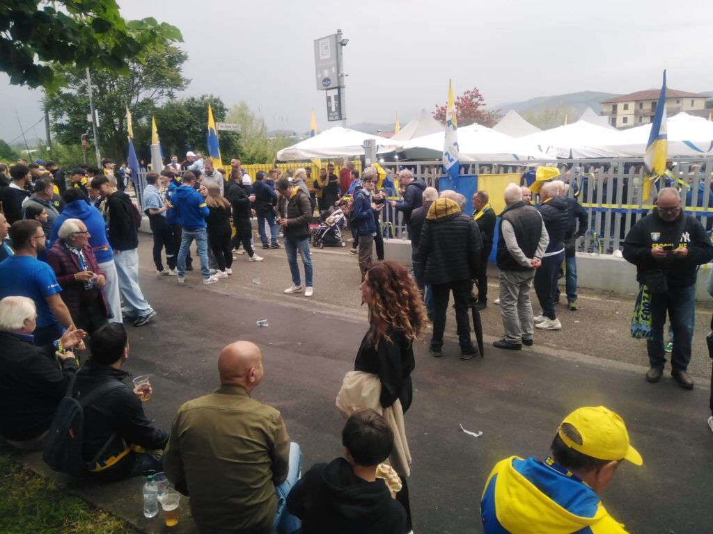 Frosinone-Mantova, conto alle rovescia finale: scaramanzia e fermento, ma già vento giallazzurro (FOTO) 3 WhatsApp Image 2026 05 08 at 18.41.04 2