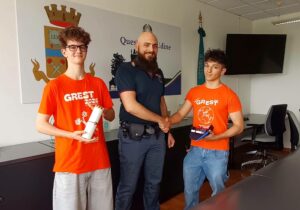 Udine - Due studenti trovano un portafoglio pieno di soldi e lo consegnano in Questura 2 726517072 1054469573572010 2471103180460001393 n