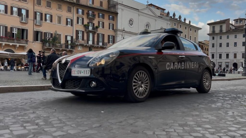 carabinieri roma piazza navona