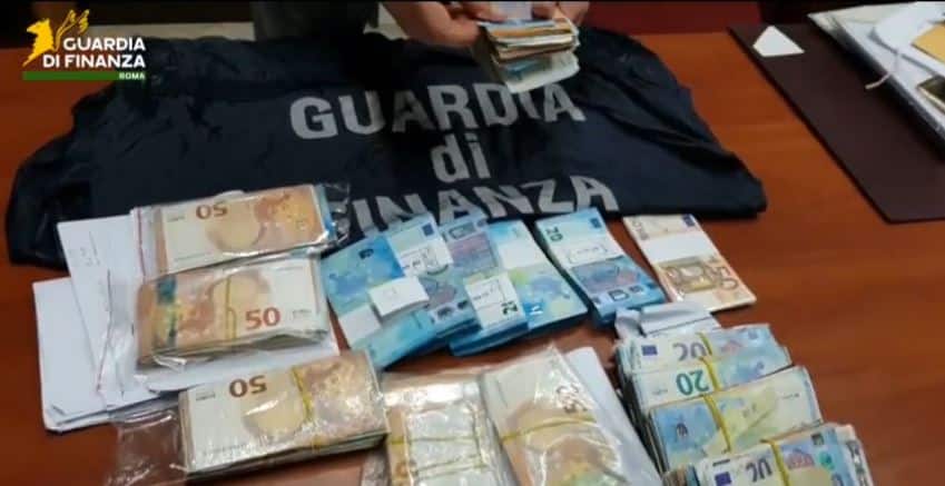 roma guardia di finanza sequestro soldi