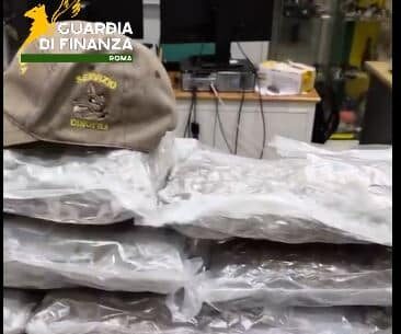 civitavecchia porto droga finanza