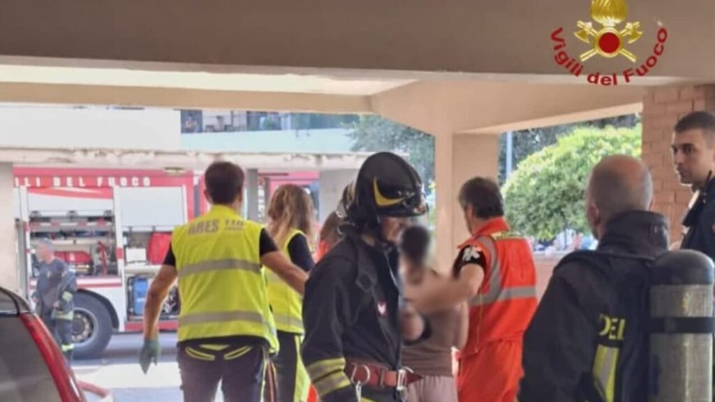 roma magliana incendio vigili del fuoco