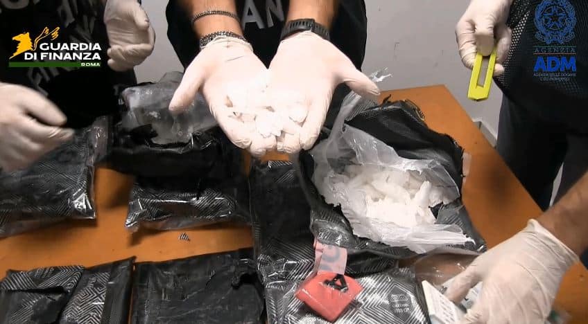 fiumicino droga guardia di finanza